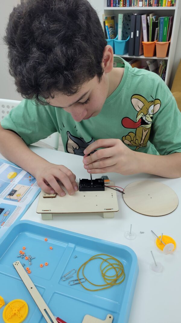 STEM Club | 3-D Puzzles | Wednesdays | 11-12PM | Ages 8-12